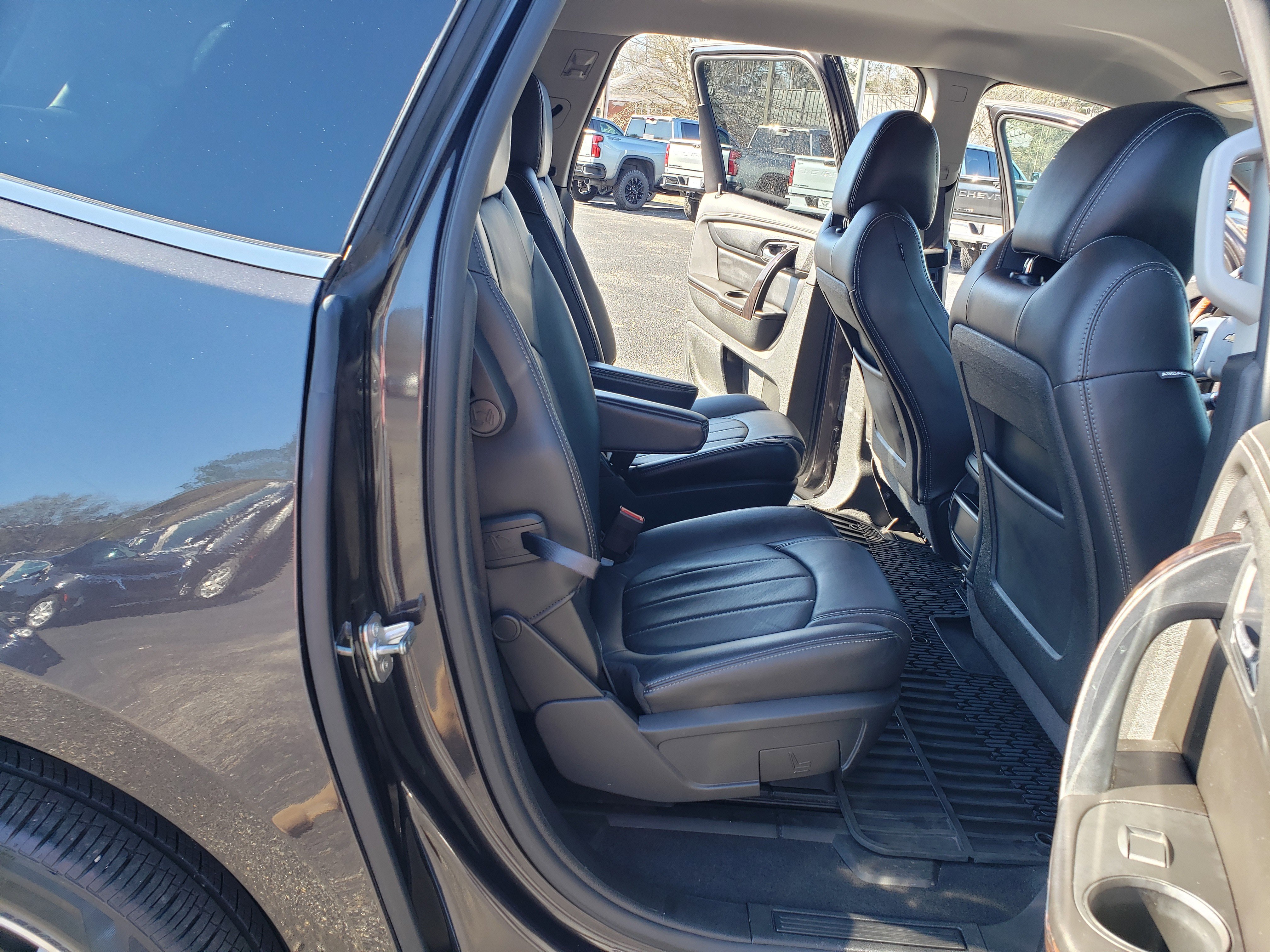 Used 2017 Chevrolet Traverse Premier image 33