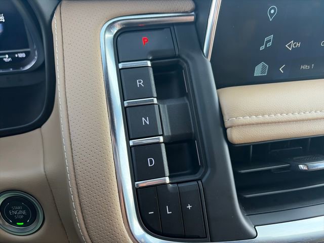 Used 2024 Chevrolet Suburban Premier w/ Premium Package 2 AWD/4WD image 23