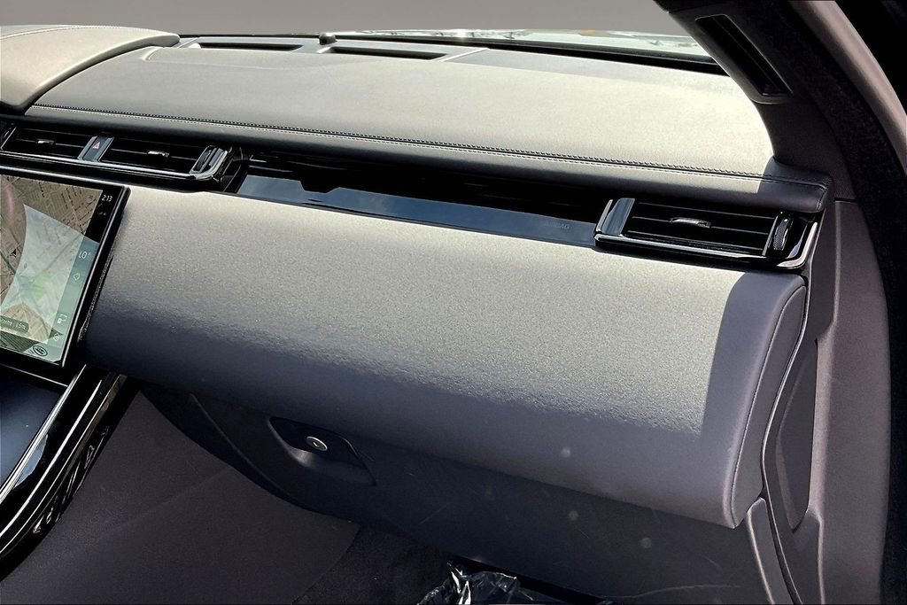 Certified 2026 Land Rover Range Rover Velar Dynamic SE AWD/4WD image 24