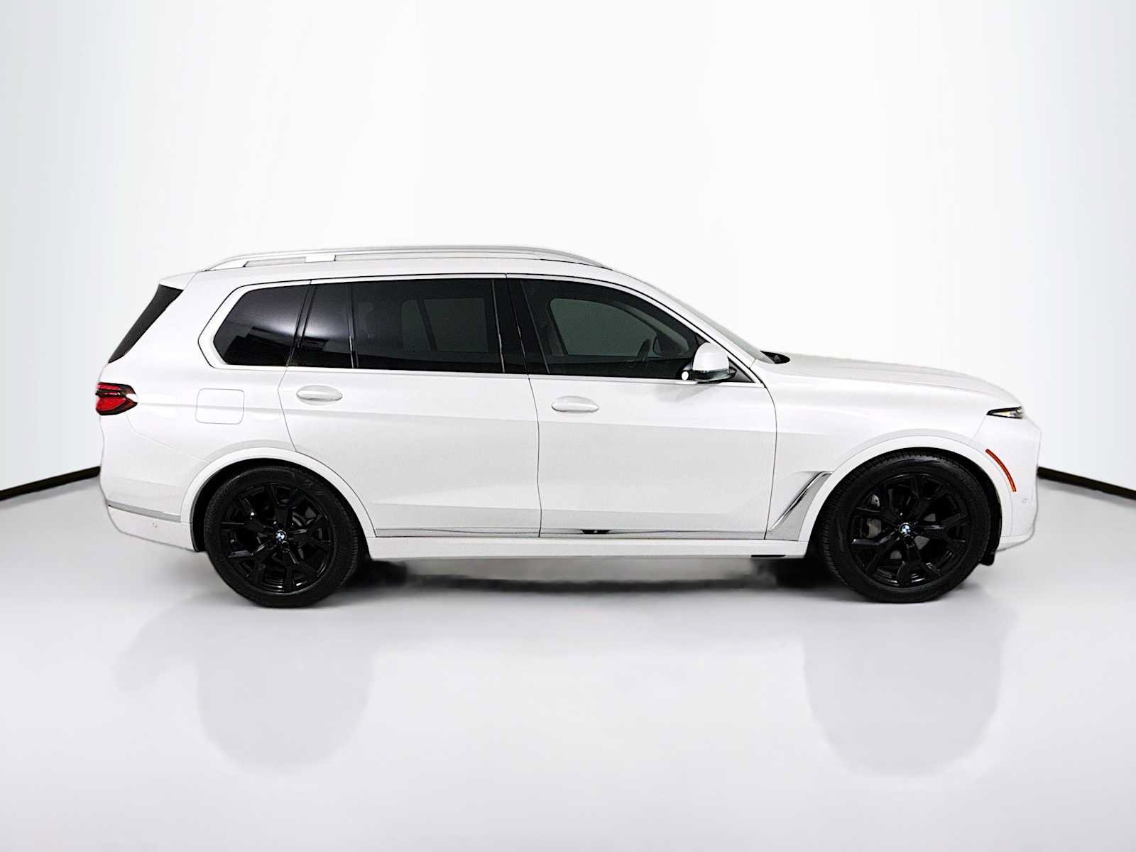 Used 2024 BMW X7 xDrive40i w/ Premium Package AWD/4WD image 8