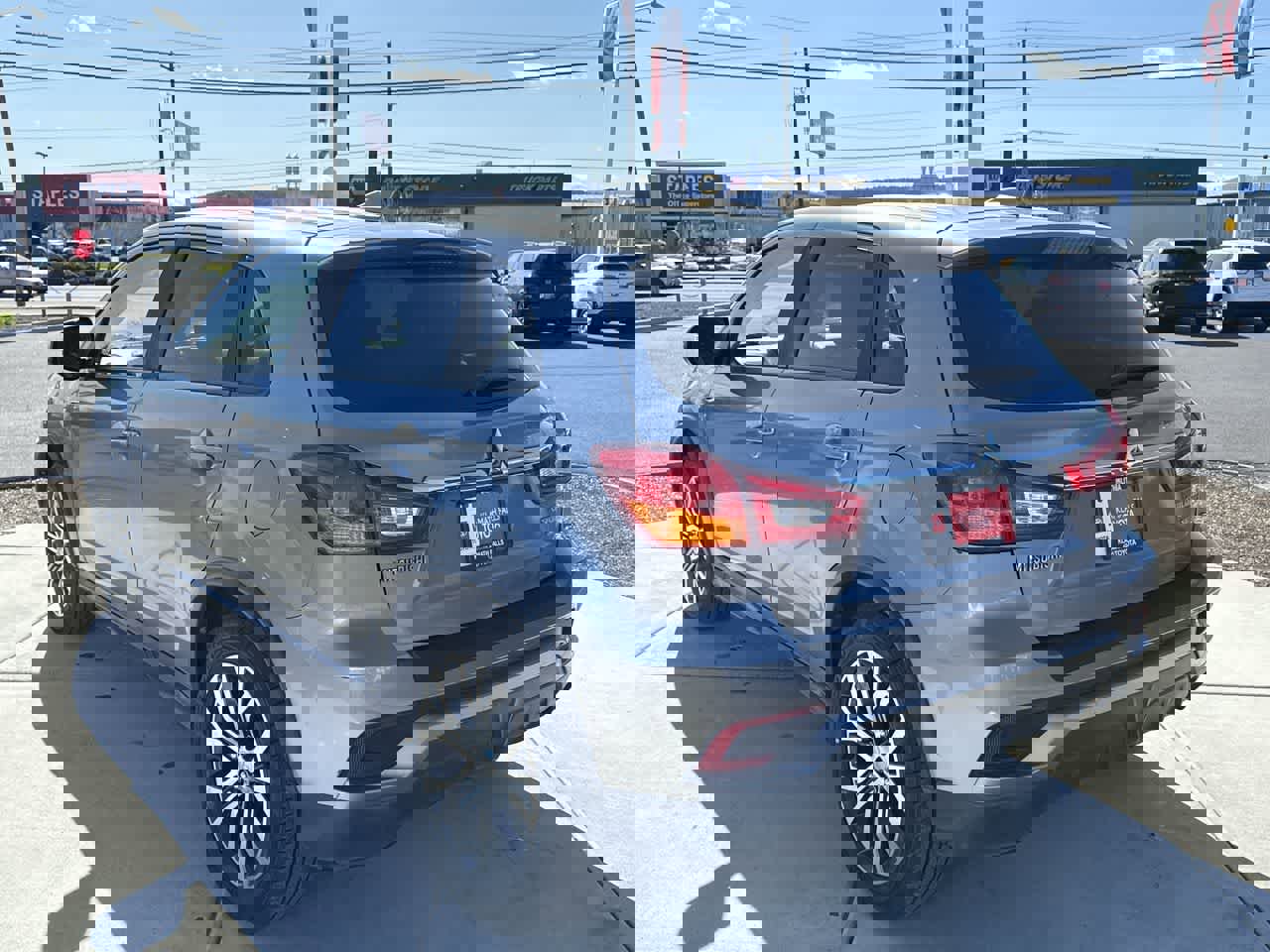 Used 2018 Mitsubishi Outlander Sport SE AWD/4WD image 5