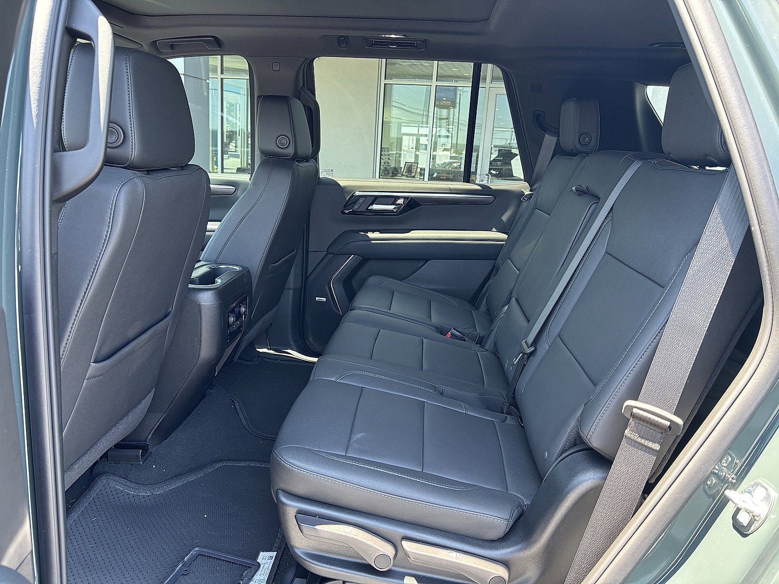 Used 2026 Chevrolet Tahoe Z71 w/ Comfort Package AWD/4WD image 6