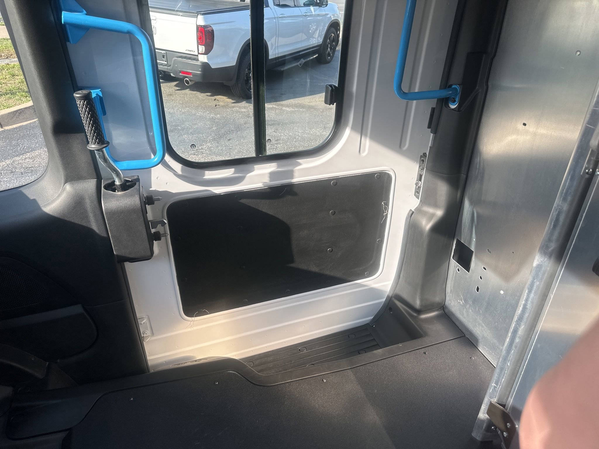 Used 2024 RAM ProMaster 3500 w/ Delivery Van Package image 29