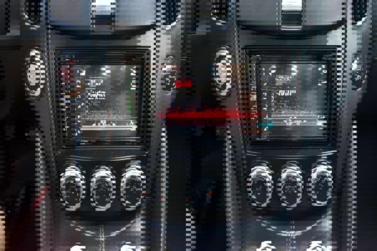 Used 2013 Nissan 370Z Coupe image 15