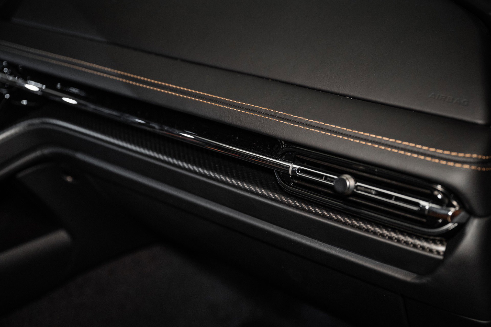 Used 2025 Aston Martin DB12 Coupe image 35