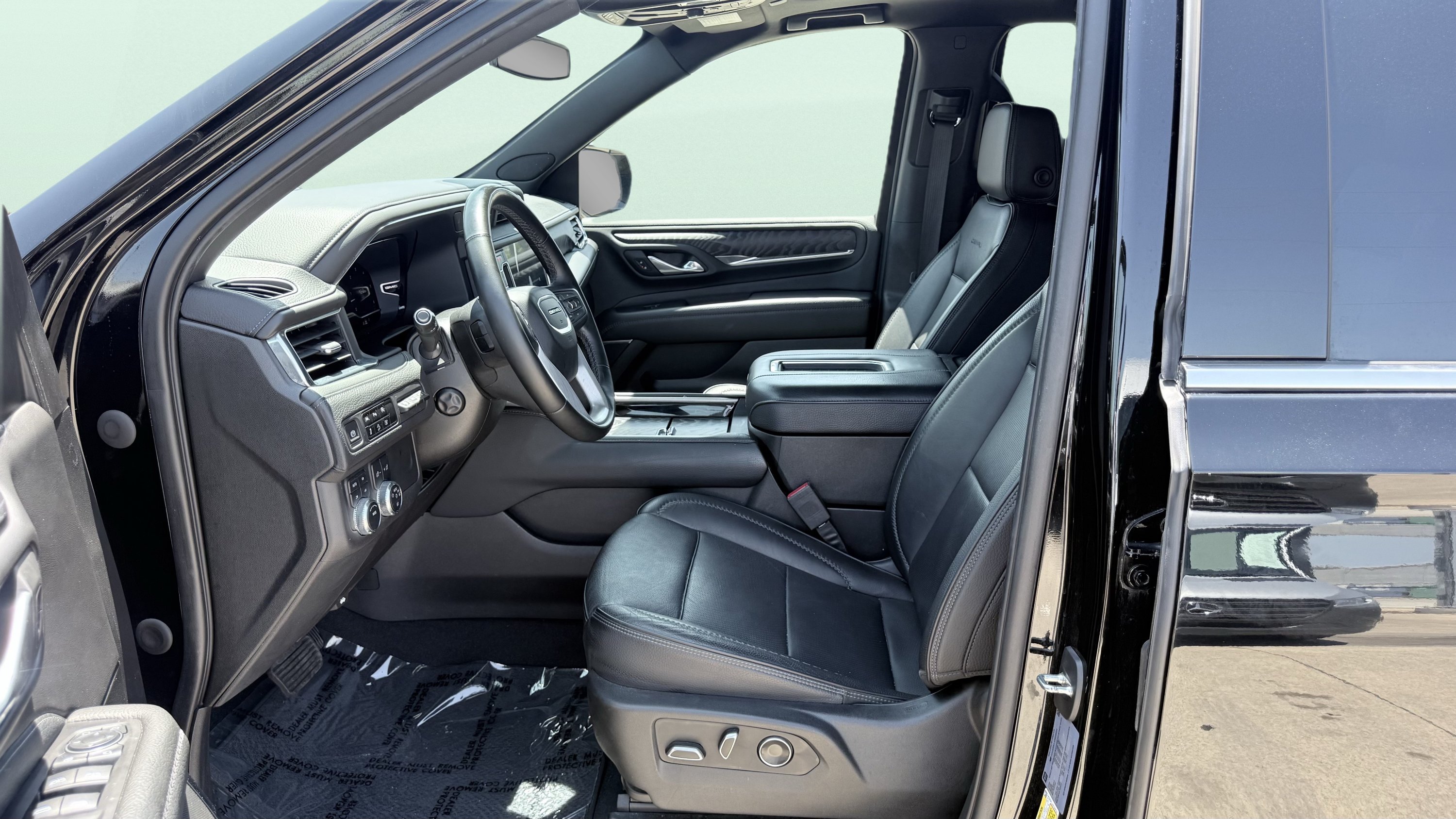 Used 2023 GMC Yukon Denali AWD/4WD image 22