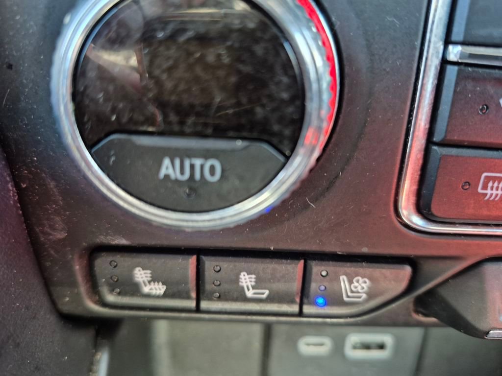 Used 2024 GMC Yukon SLT image 18