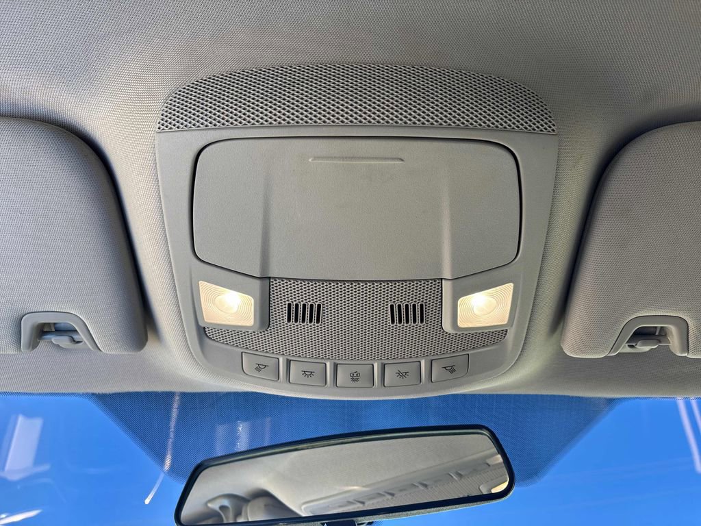 Used 2017 Ford Fusion SE w/ Fusion SE Technology Package image 23