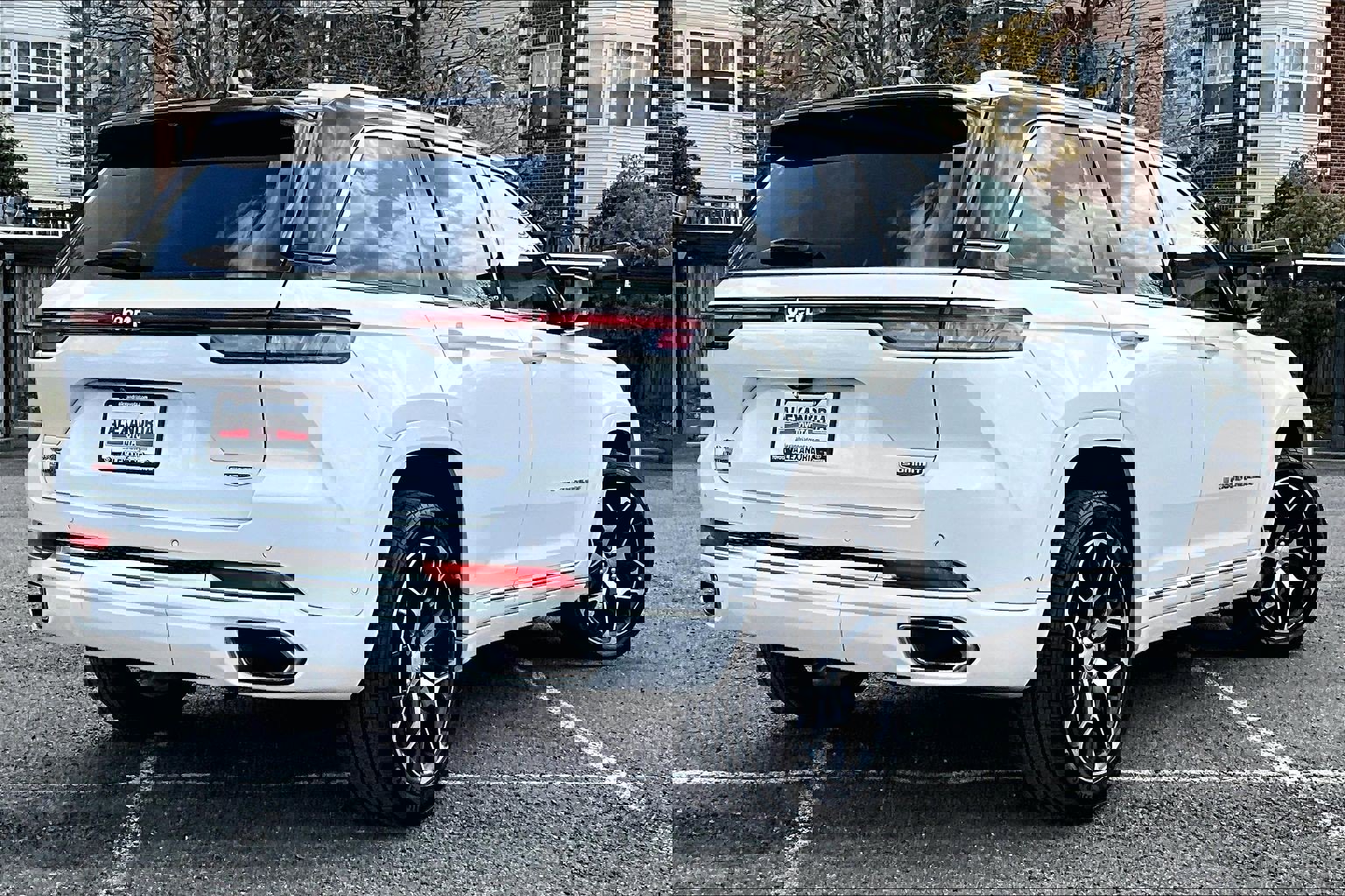 Used 2023 Jeep Grand Cherokee Summit image 12