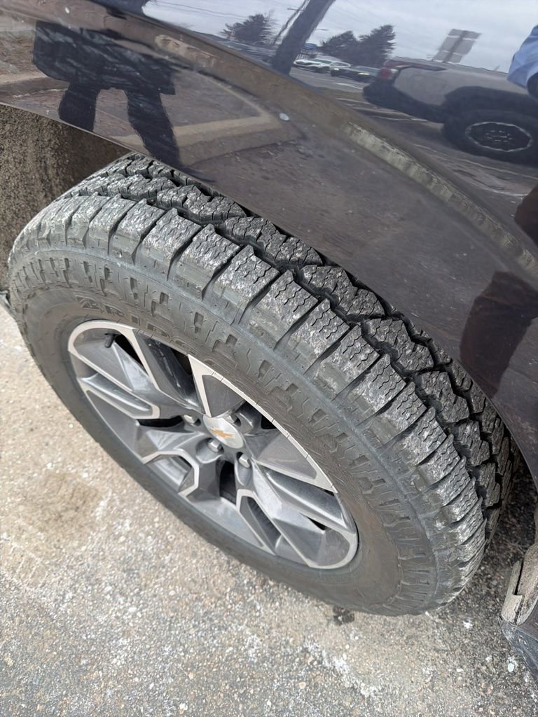 Used 2023 Chevrolet Tahoe LT w/ Luxury Package image 3