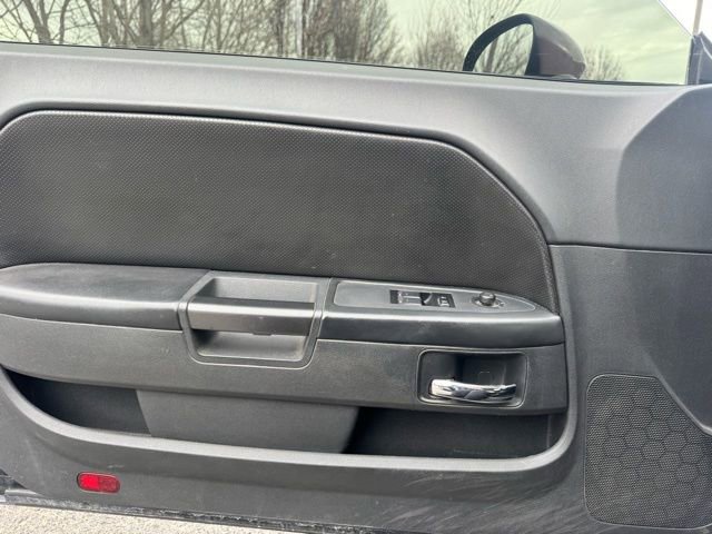 Used 2013 Dodge Challenger SXT image 27