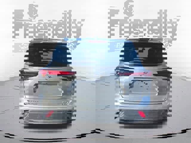 Used 2023 Toyota Highlander XLE image 6