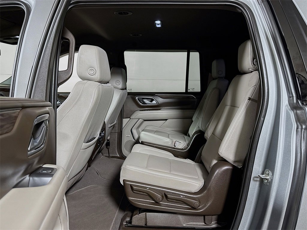 Certified 2023 Chevrolet Suburban Z71 w/ Luxury Package image 23