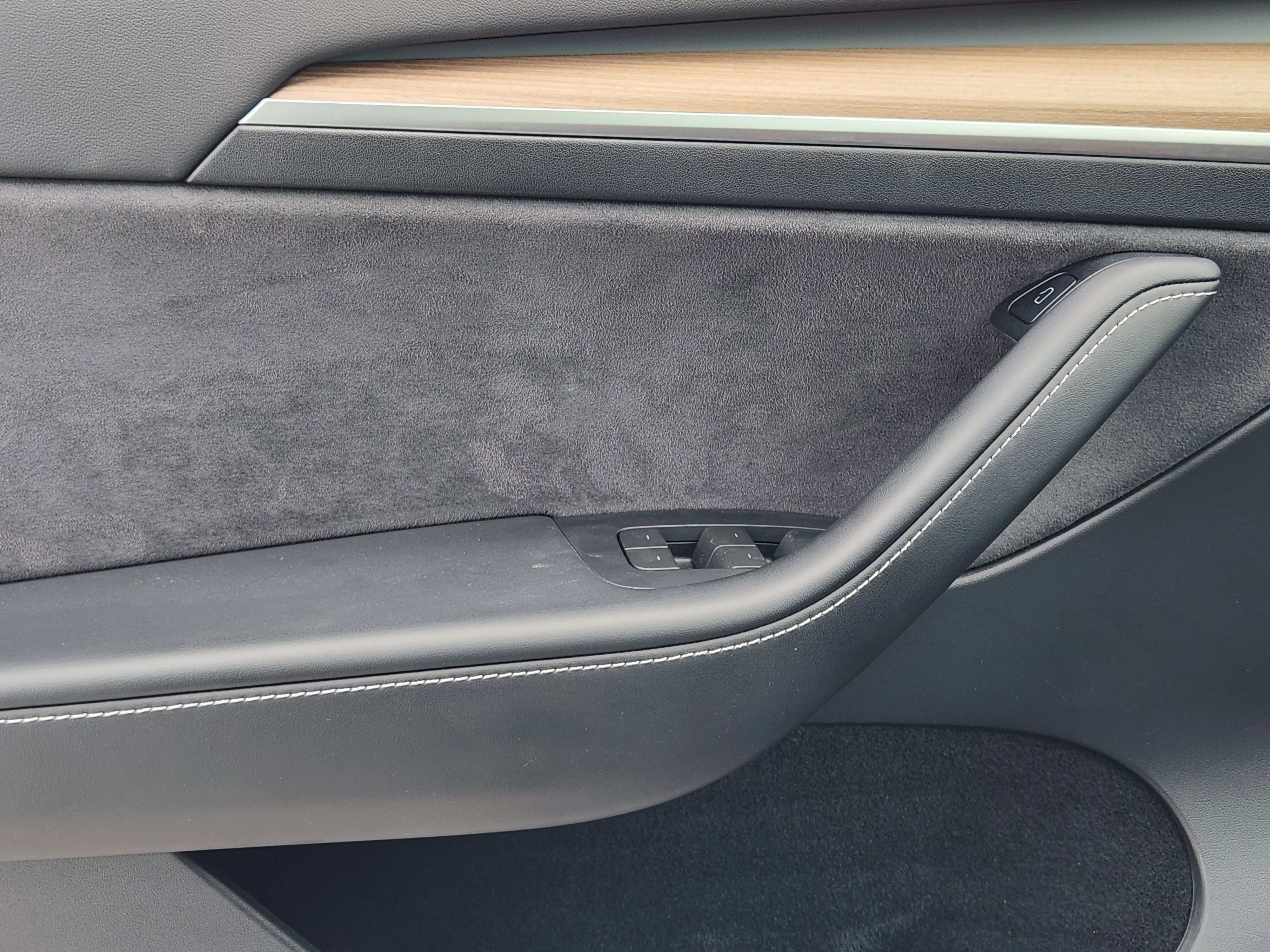 Used 2023 Tesla Model Y Long Range image 22