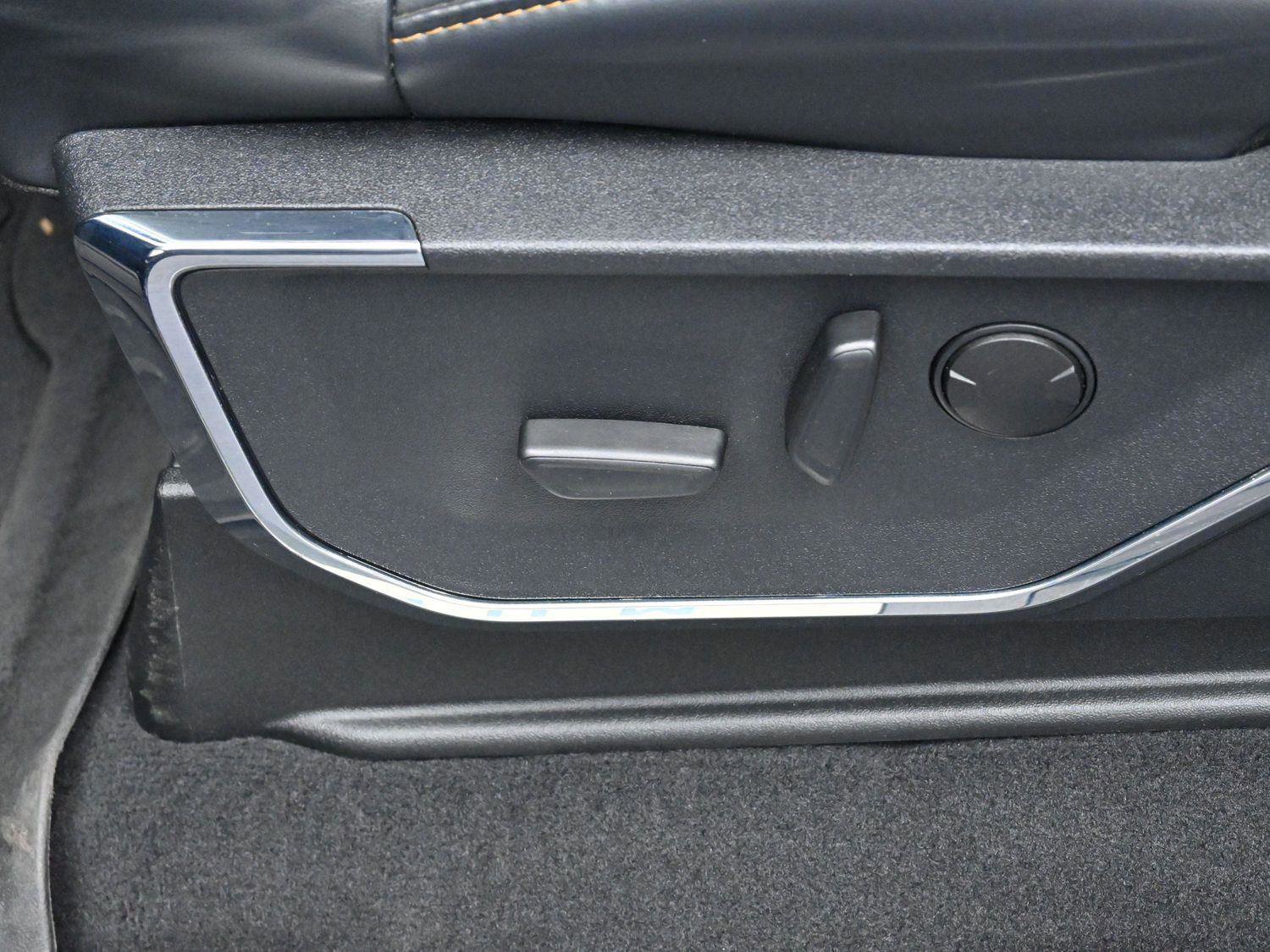 Used 2023 Ford F350 Platinum image 12