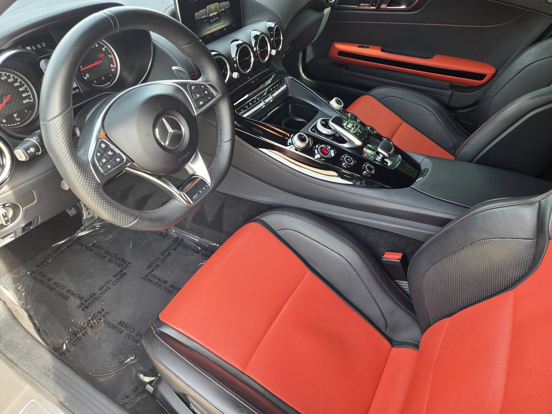 Used 2018 Mercedes-Benz AMG GT Roadster image 2