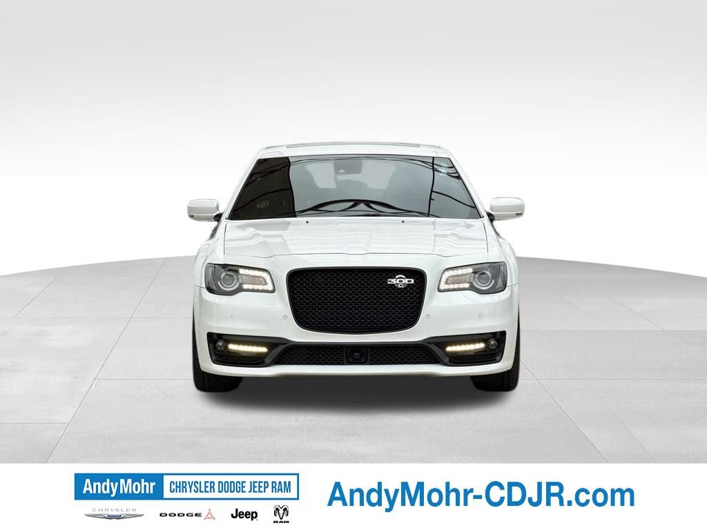 Used 2023 Chrysler 300 C RWD image 2