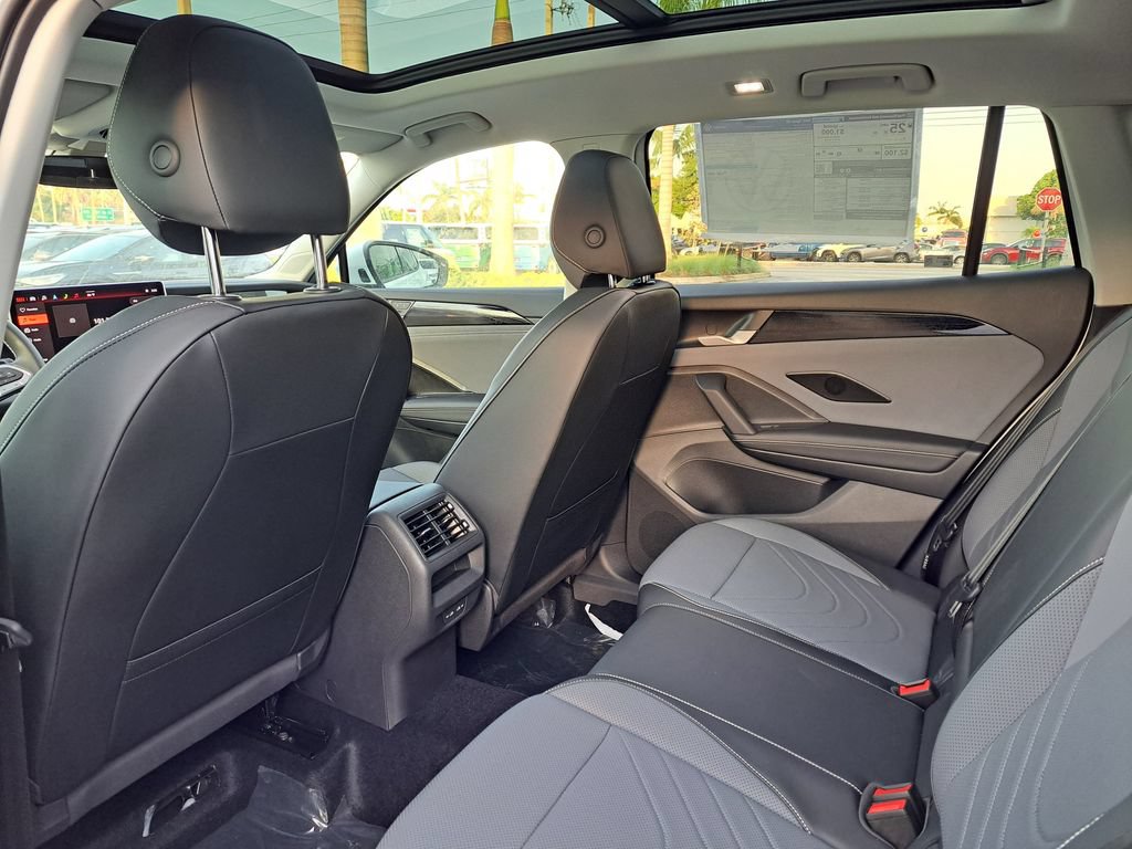 New 2026 Volkswagen Tiguan SE FWD image 5