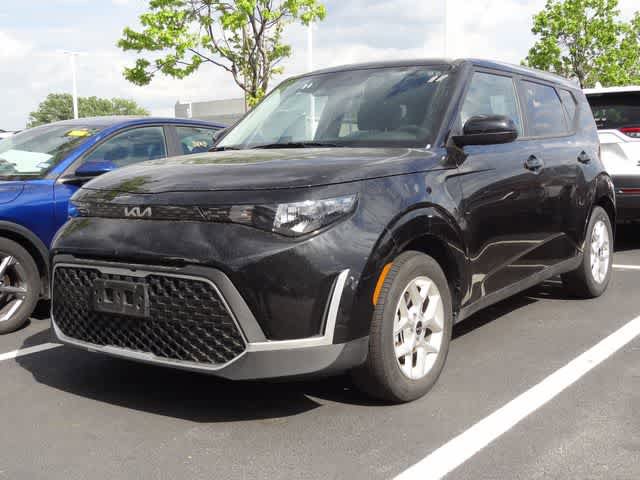 Used 2025 Kia Soul LX w/ LX Technology Package FWD image 1
