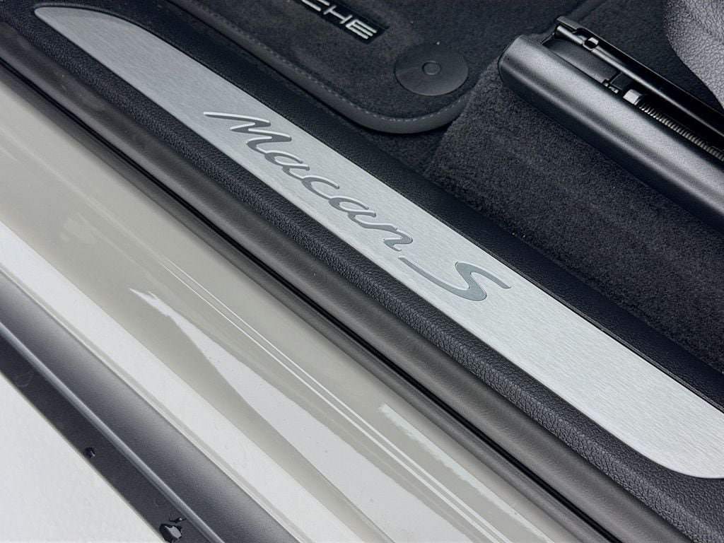 New 2026 Porsche Macan S AWD/4WD image 13