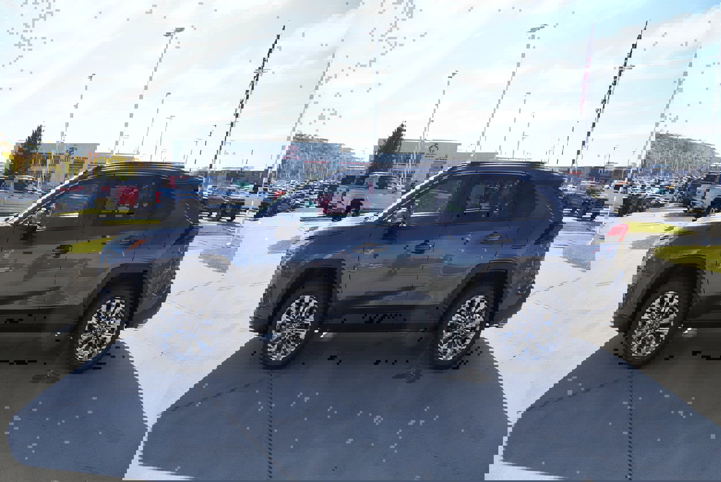 New 2025 Toyota RAV4 XLE Premium w/ Weather Package image 5