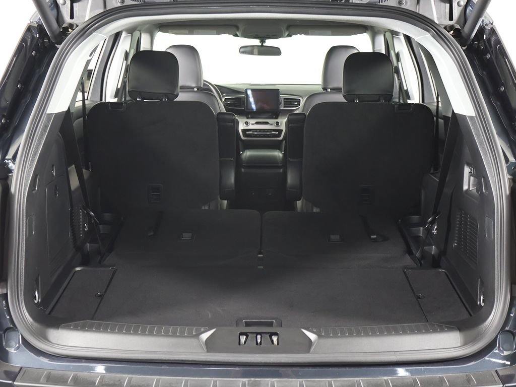 Used 2024 Ford Explorer XLT w/ Equipment Group 202A AWD/4WD image 21
