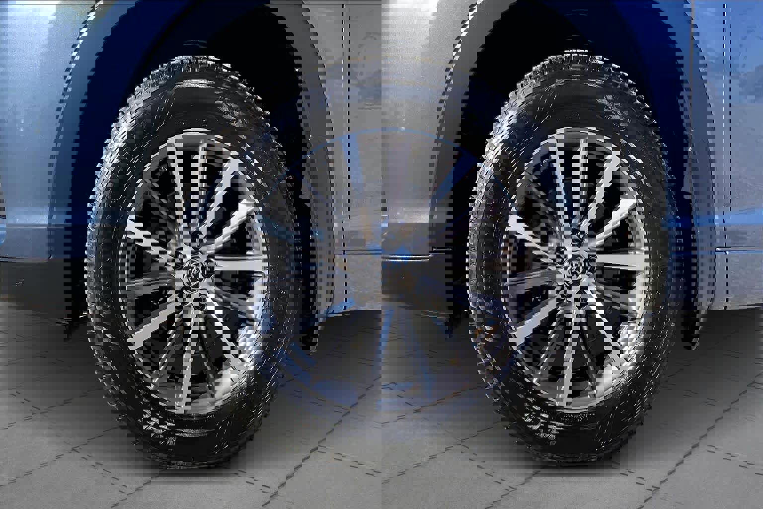 Used 2017 Toyota Highlander XLE image 11