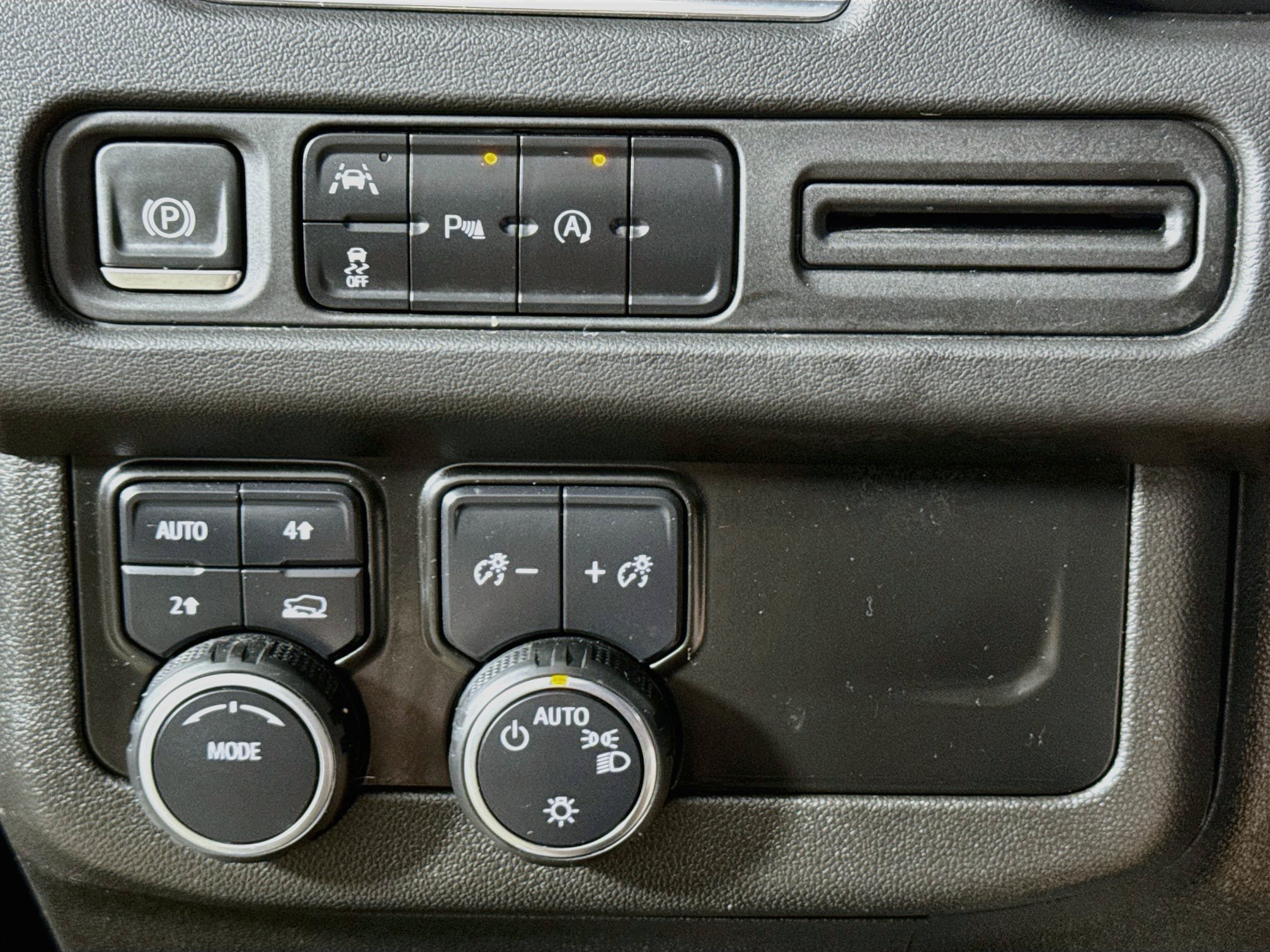 Used 2023 Chevrolet Suburban LS AWD/4WD image 11