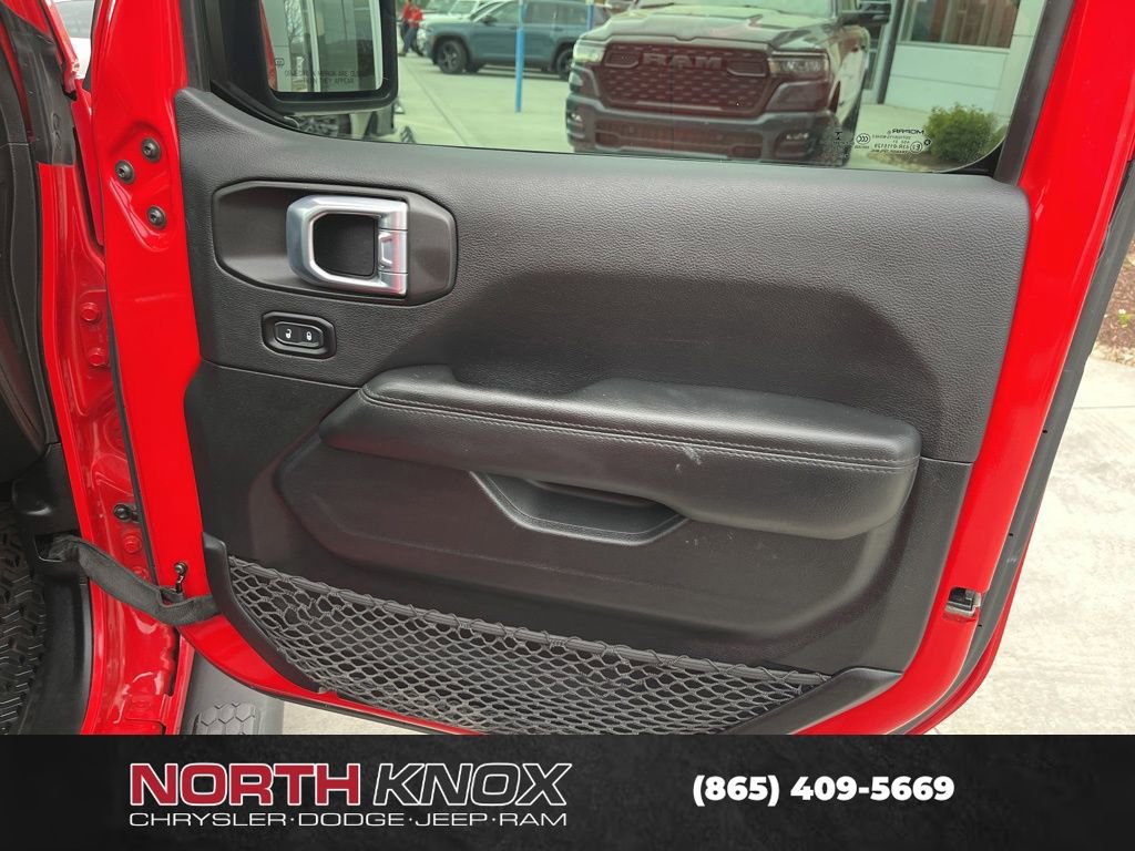 Used 2021 Jeep Wrangler Unlimited Sahara AWD/4WD image 30