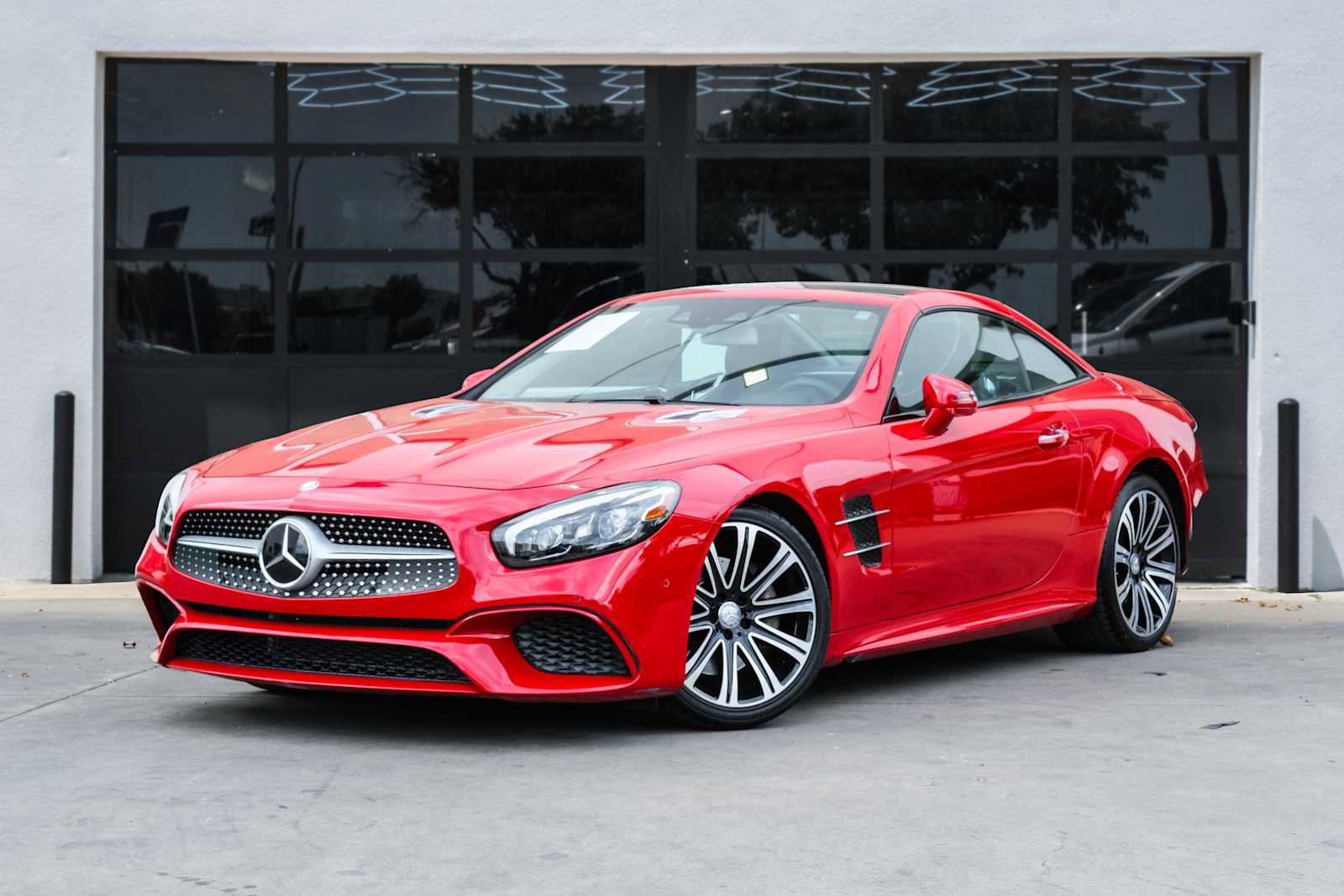 Used 2017 Mercedes-Benz SL 450 image 1