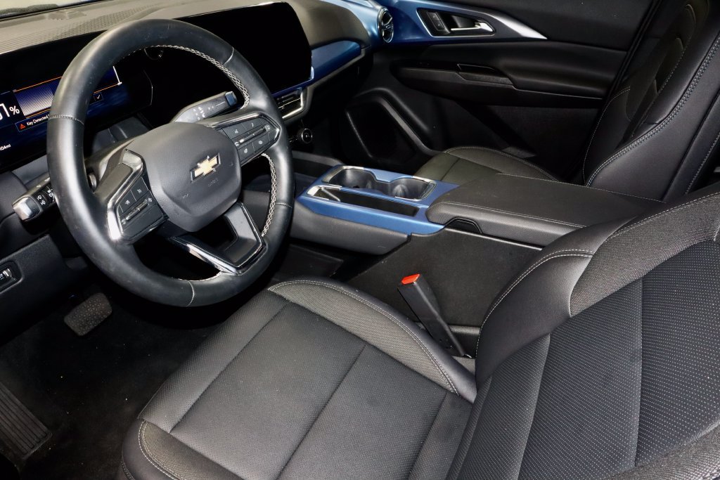 Used 2026 Chevrolet Equinox EV LT FWD image 23