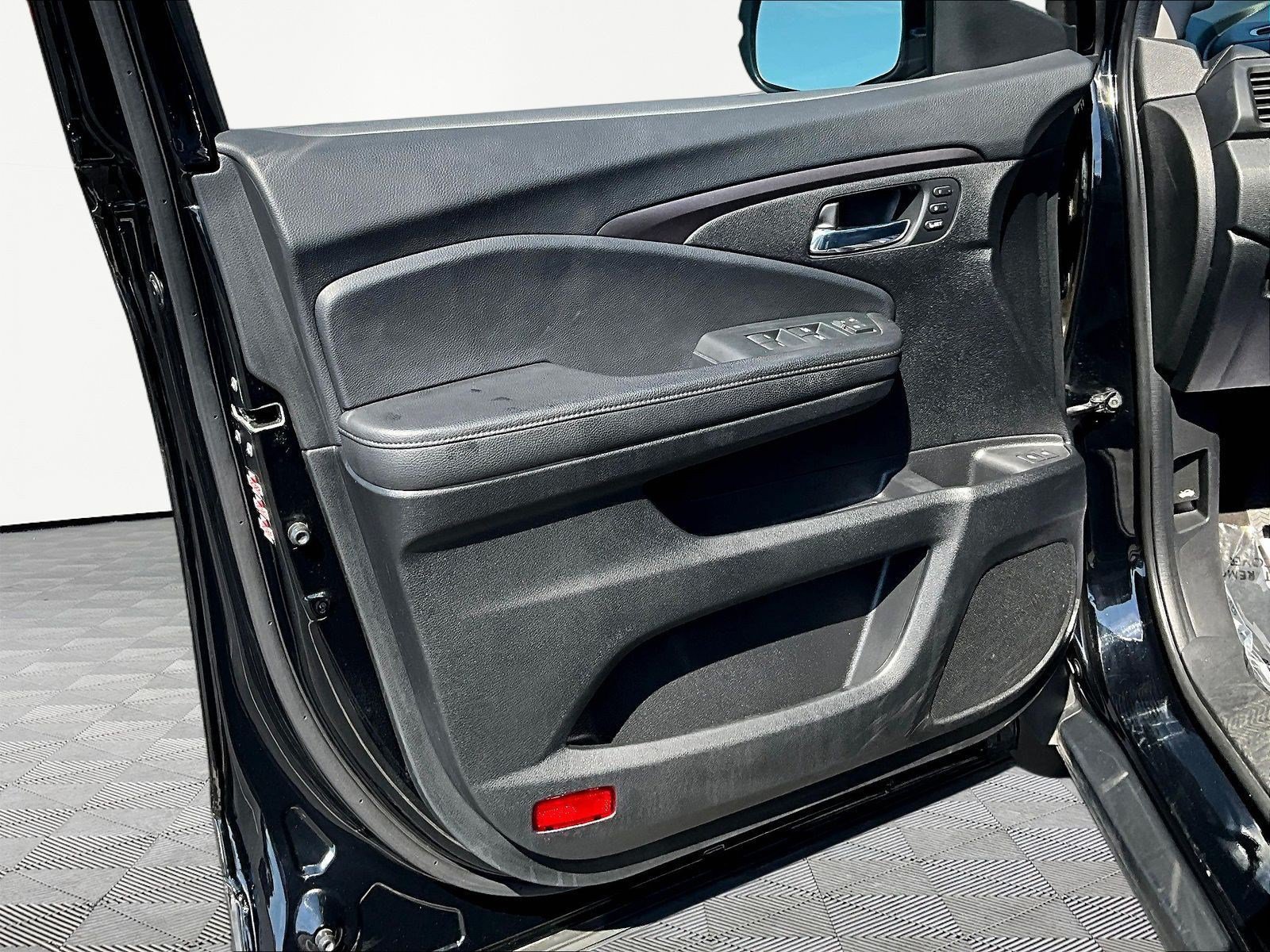 Used 2022 Honda Pilot Black Edition image 20