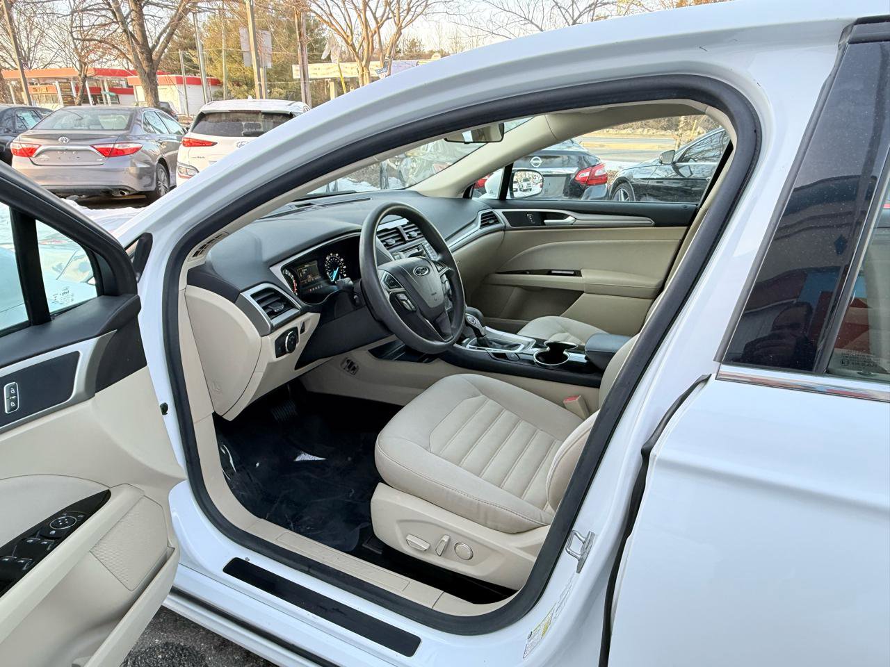 Used 2014 Ford Fusion SE image 13