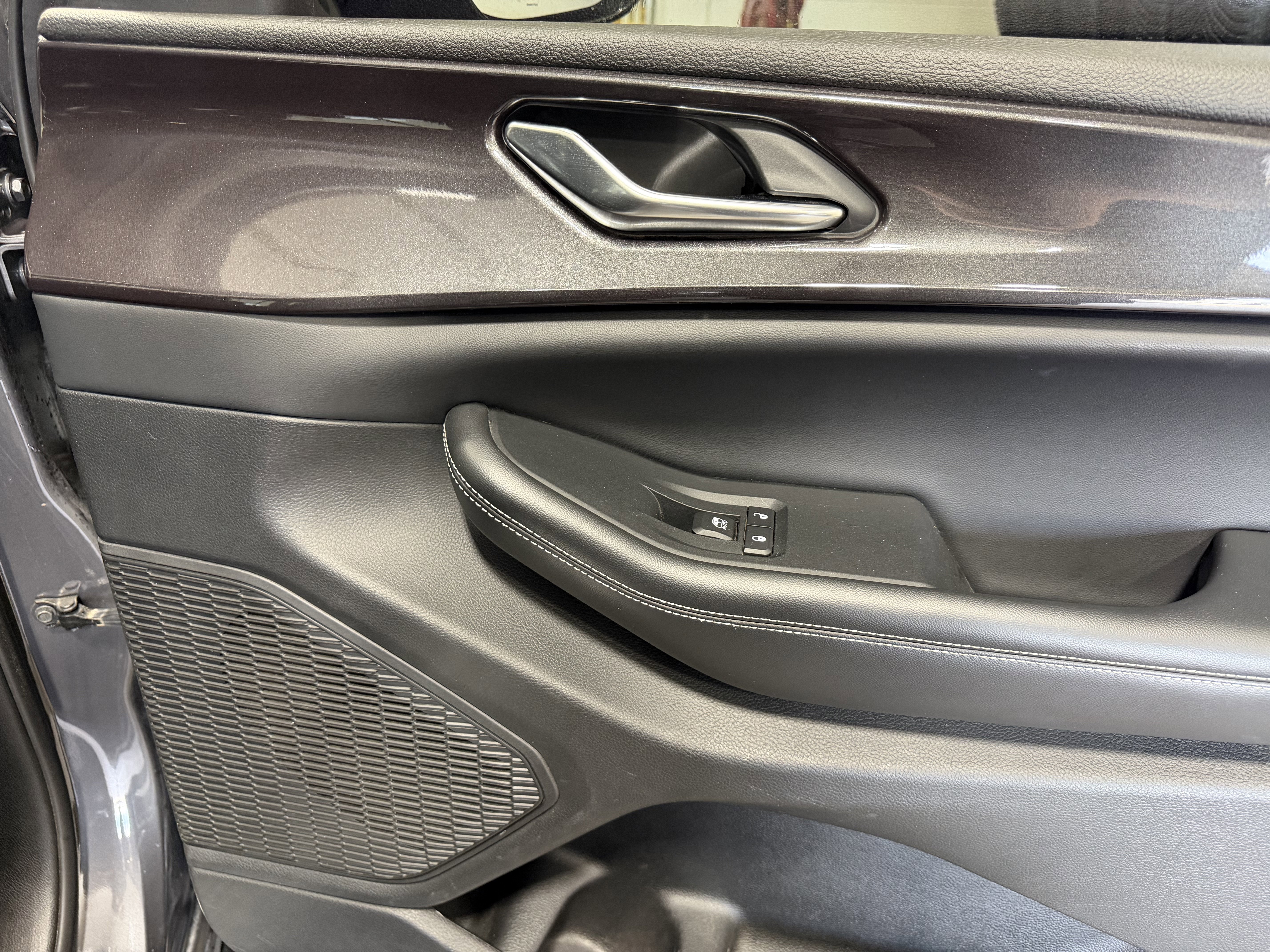 Used 2023 Jeep Grand Cherokee L Laredo image 22