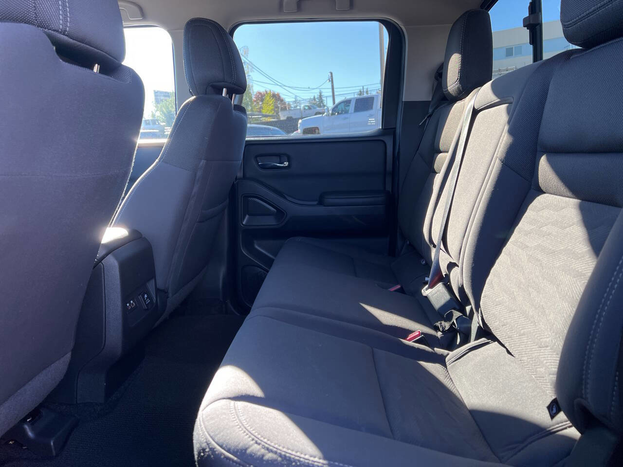 Used 2023 Nissan Frontier SV w/ Technology Package image 27