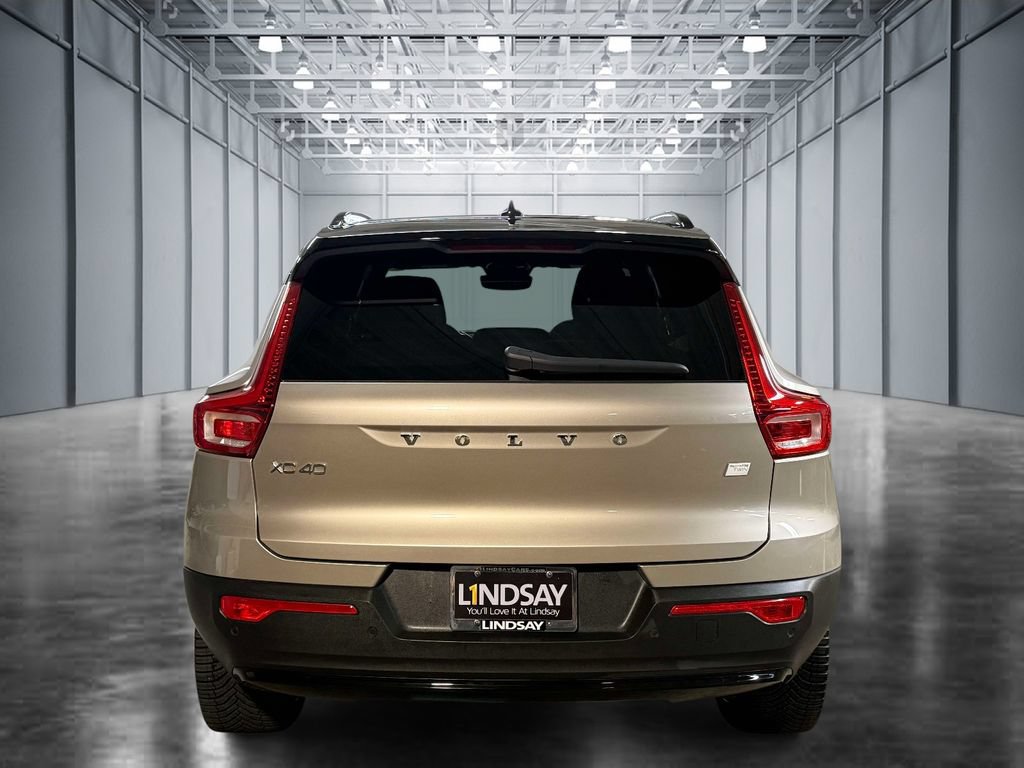 Used 2023 Volvo XC40 Recharge Ultimate w/ Protection Package Premier AWD/4WD image 11