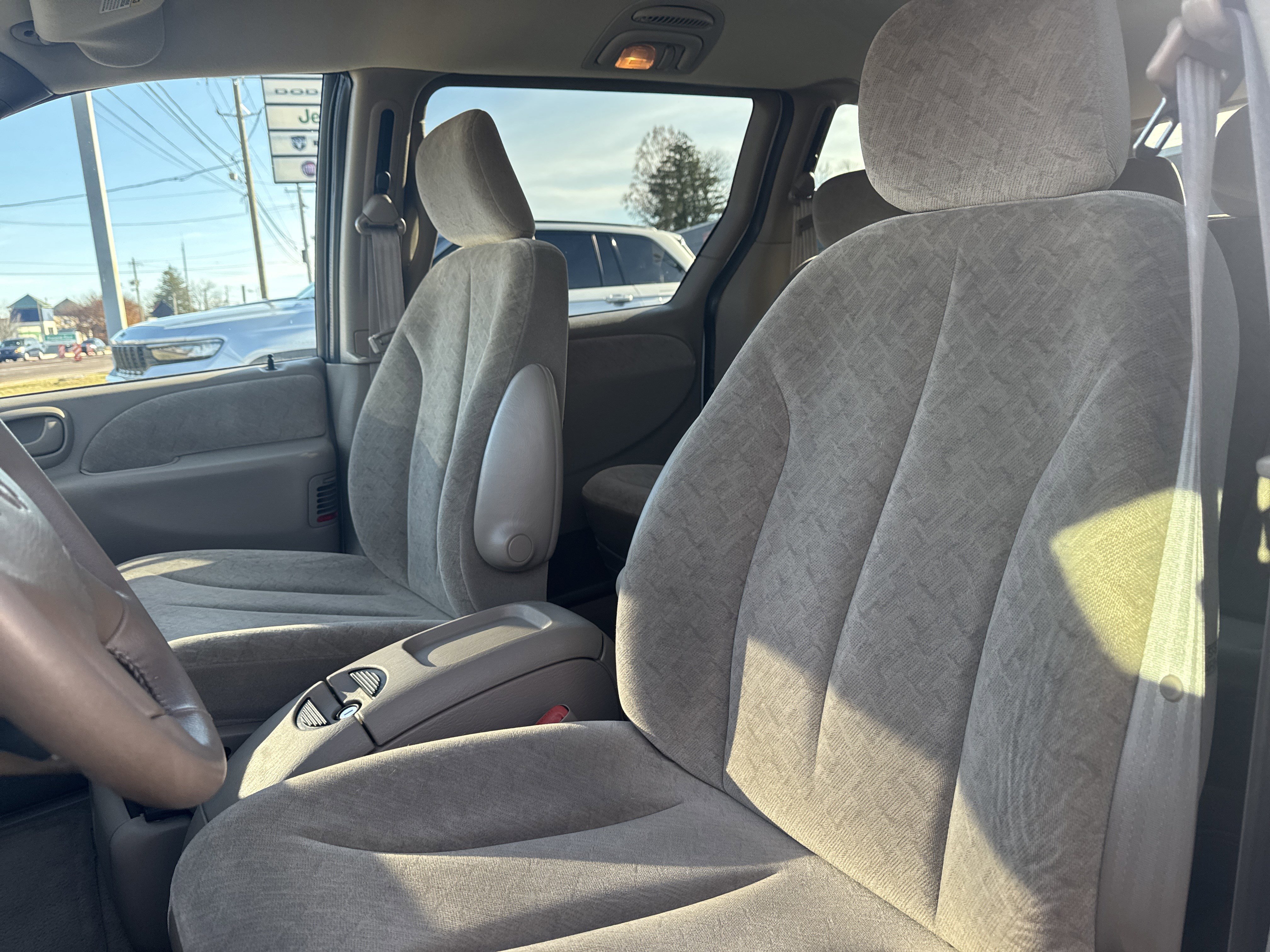 Used 2001 Dodge Grand Caravan ES image 11