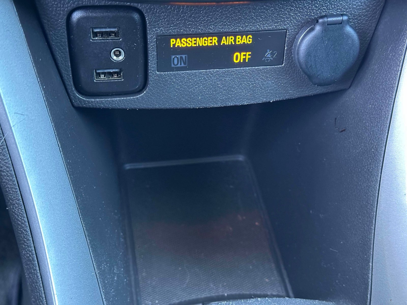 Used 2022 Chevrolet Trax LT w/ LT Convenience Package image 32