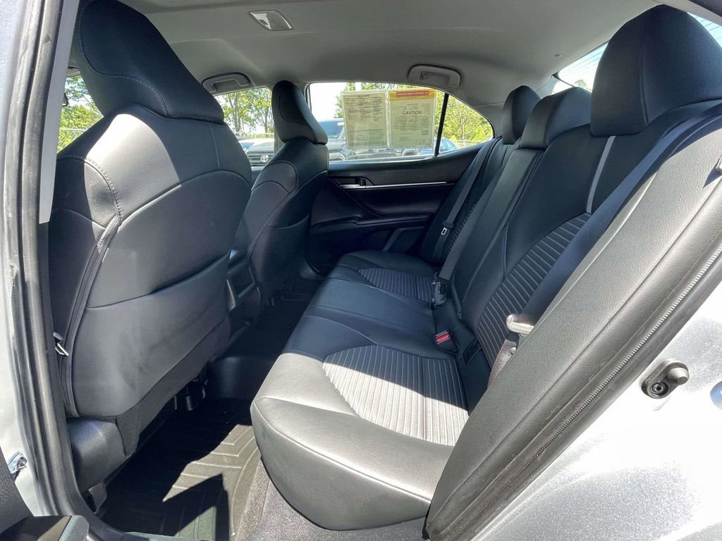 Used 2023 Toyota Camry SE FWD image 11