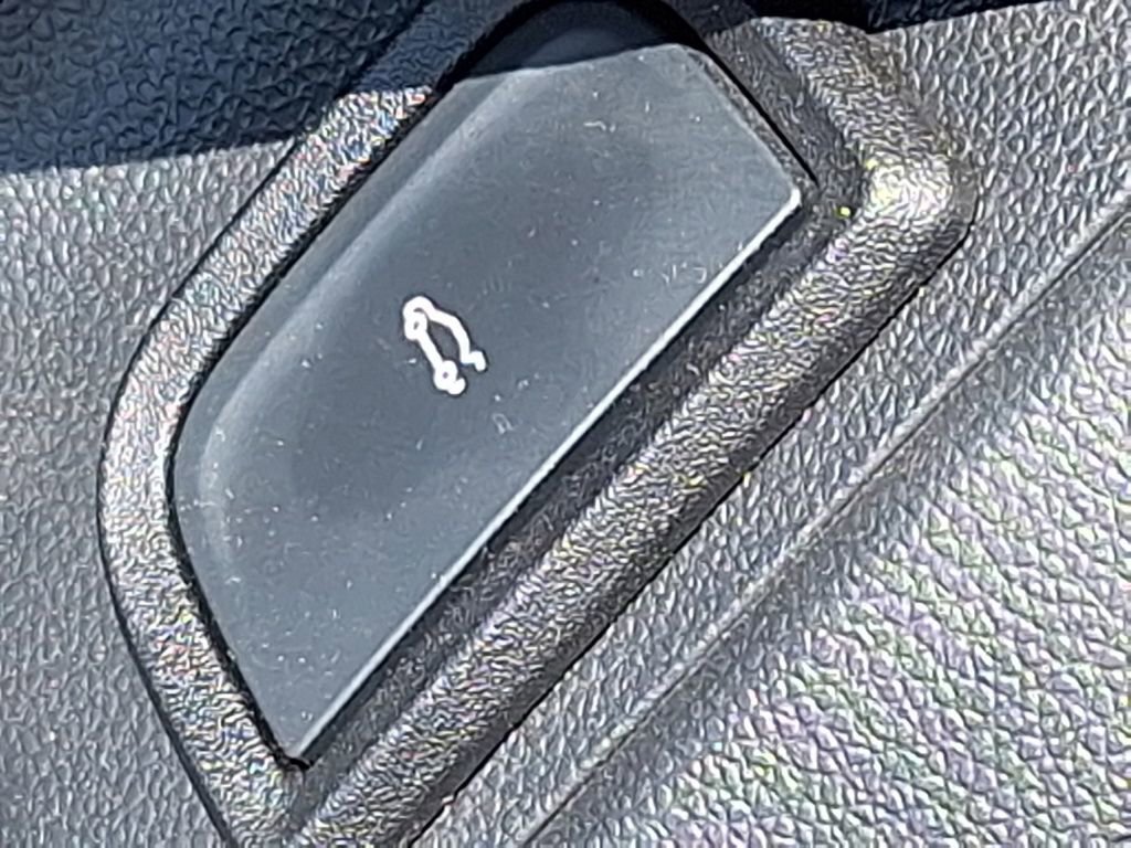 Used 2025 Chevrolet Equinox LT w/ Convenience Package II image 21