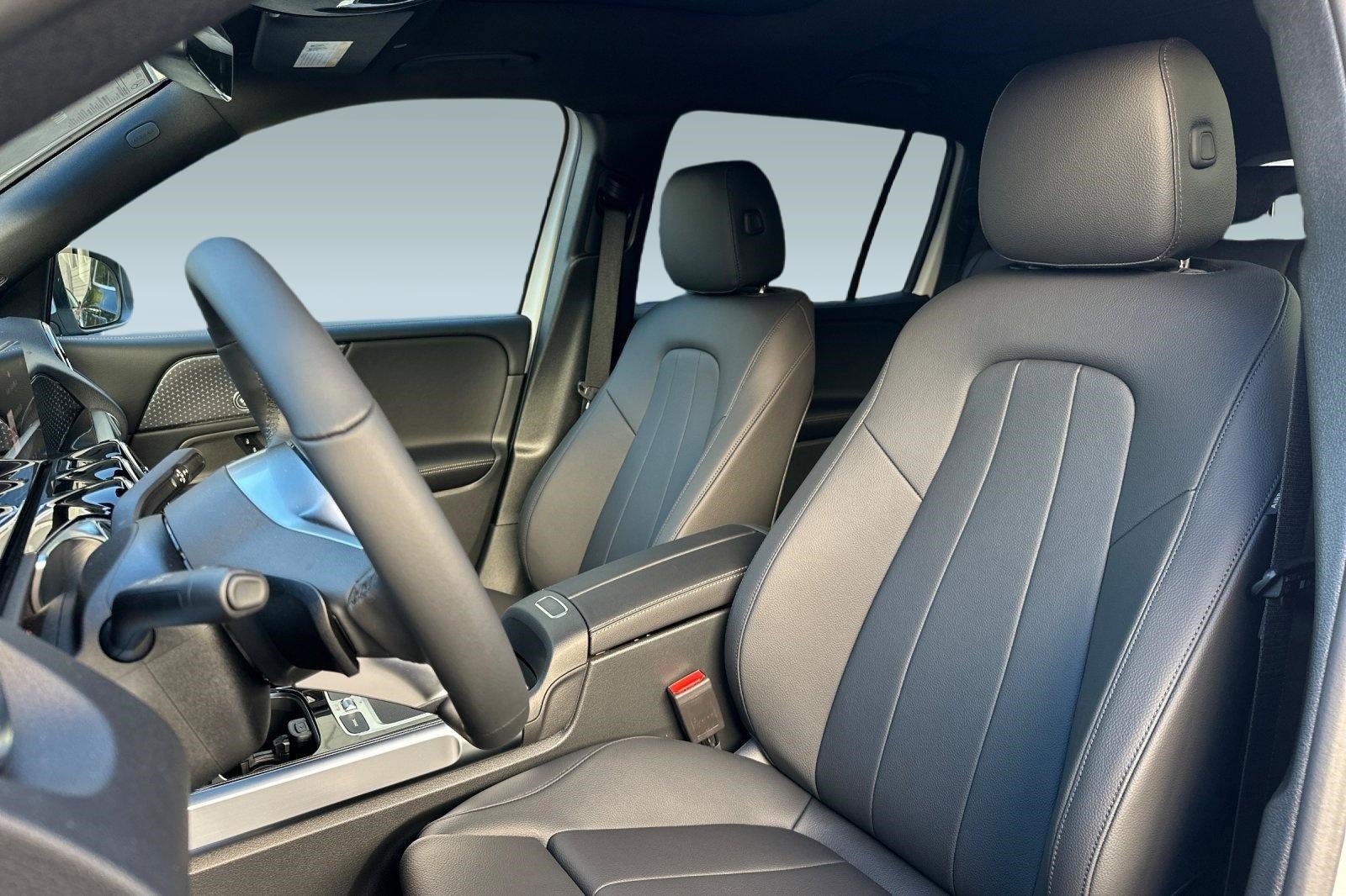 New 2026 Mercedes-Benz GLB 250 image 5