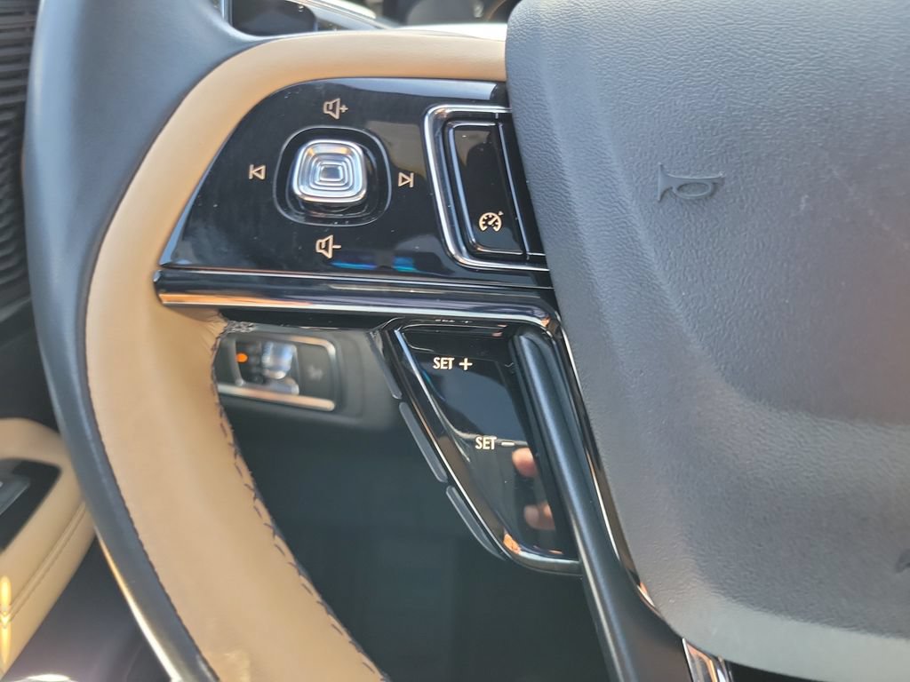 Certified 2022 Lincoln Corsair Reserve w/ Sport Package AWD/4WD image 20