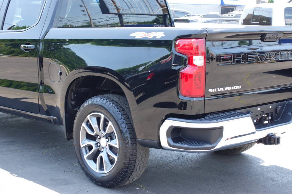 Used 2024 Chevrolet Silverado 1500 LT AWD/4WD image 10
