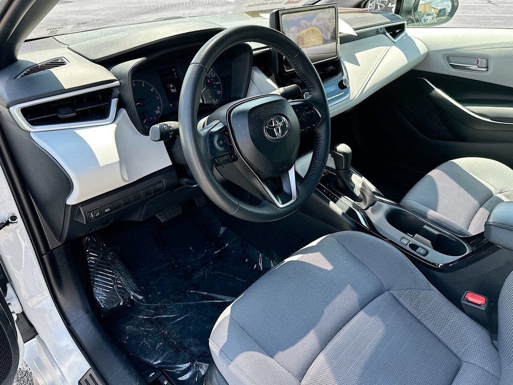 Used 2025 Toyota Corolla SE w/ Convenience Package FWD image 13