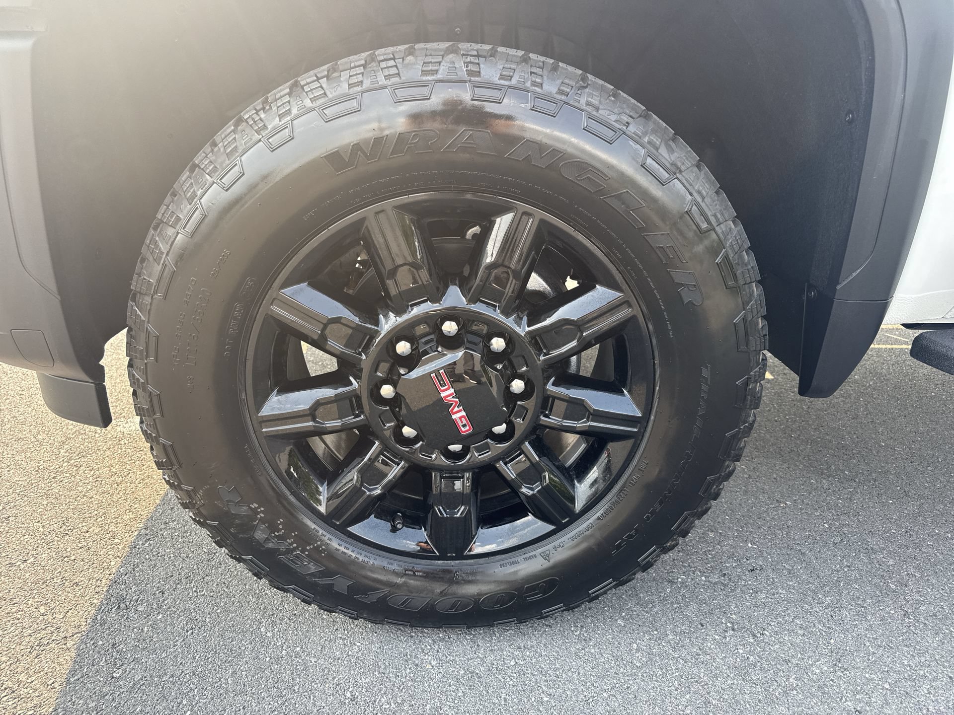 New 2026 GMC Sierra 2500 AT4 w/ AT4 Premium Plus Package AWD/4WD image 19