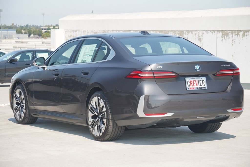 Used 2026 BMW i5 eDrive40 w/ Premium Package image 7