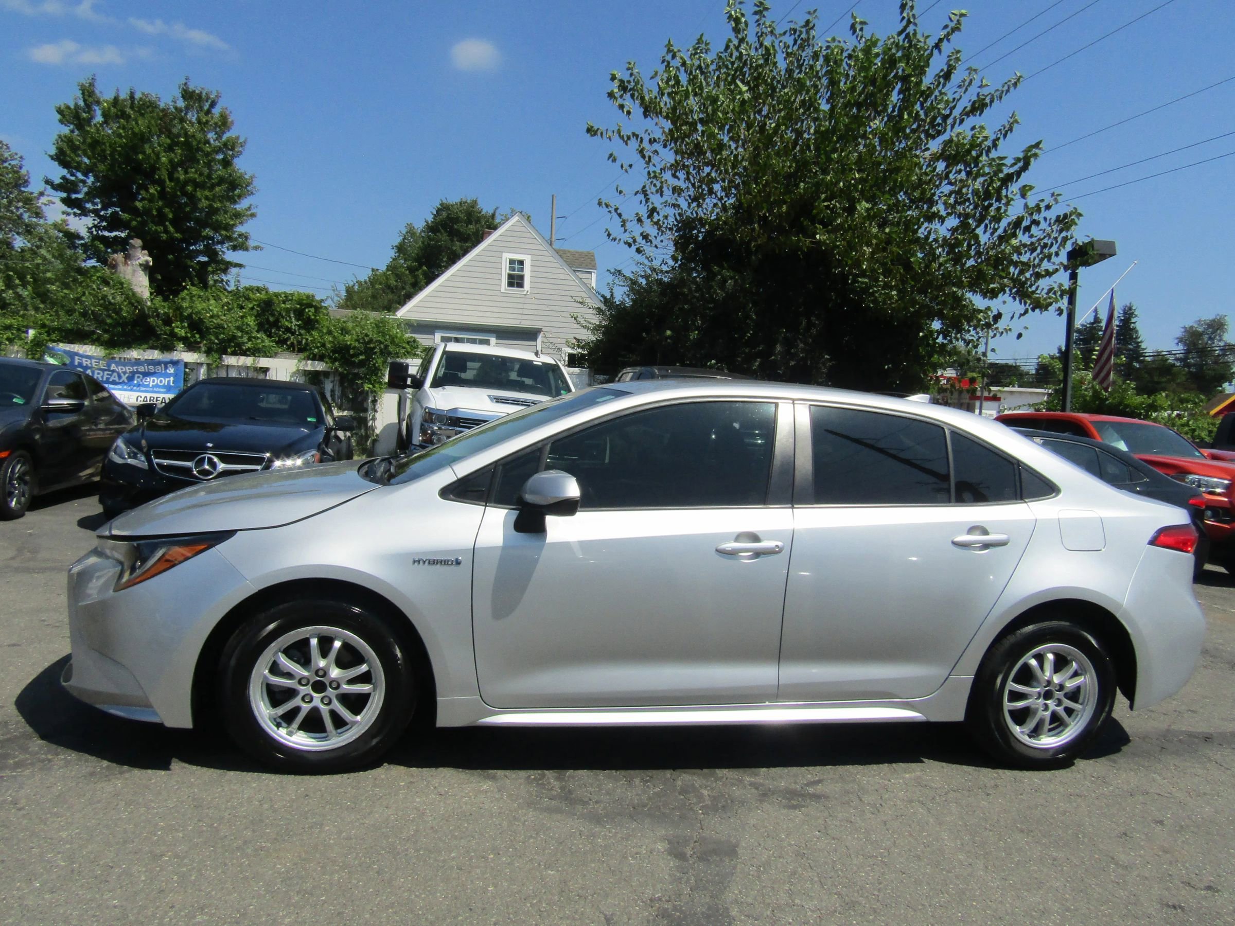Used 2021 Toyota Corolla LE FWD image 4