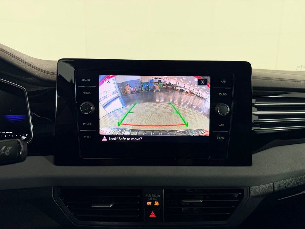 Used 2025 Volkswagen Jetta SE image 21