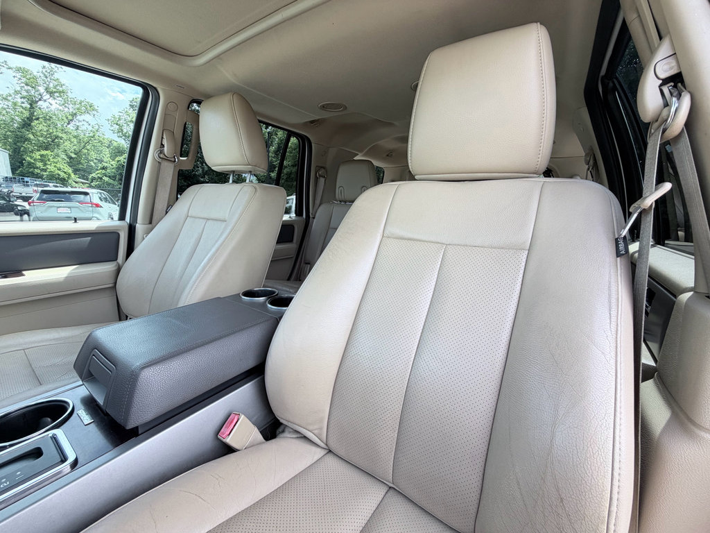 Used 2014 Ford Expedition XLT w/ Equipment Group 202A RWD image 22