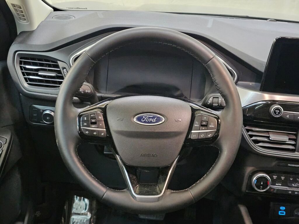 Used 2022 Ford Escape Titanium w/ Class II Trailer Tow Package image 19